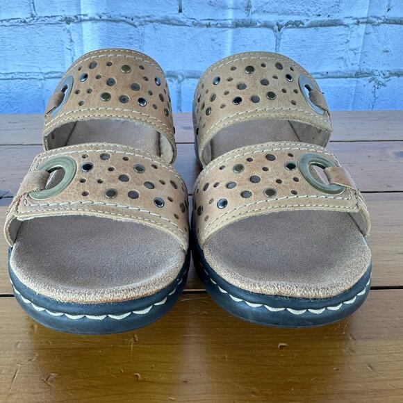 Light Use Clarks Bendables Lexi Laurel Strap Leather Slip On Sandal Size 7.5 Tan - Picture 1 of 12